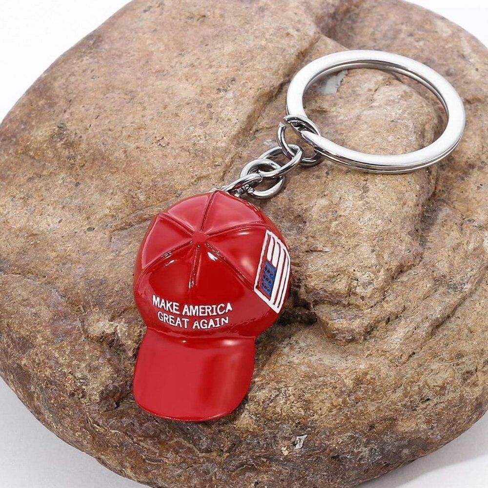 NWT Baseball Cap Keychain Metal Key Chain American Flag Red MAGA NWT